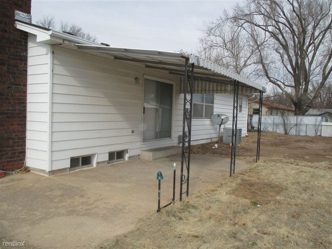 Foto del edificio - 6705 E Zimmerly St