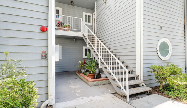 Building Photo - 8505 Gulana Ave