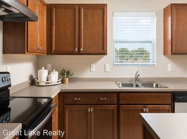 Building Photo - 4 br, 2.5 bath House - 815 View Pointe Drive