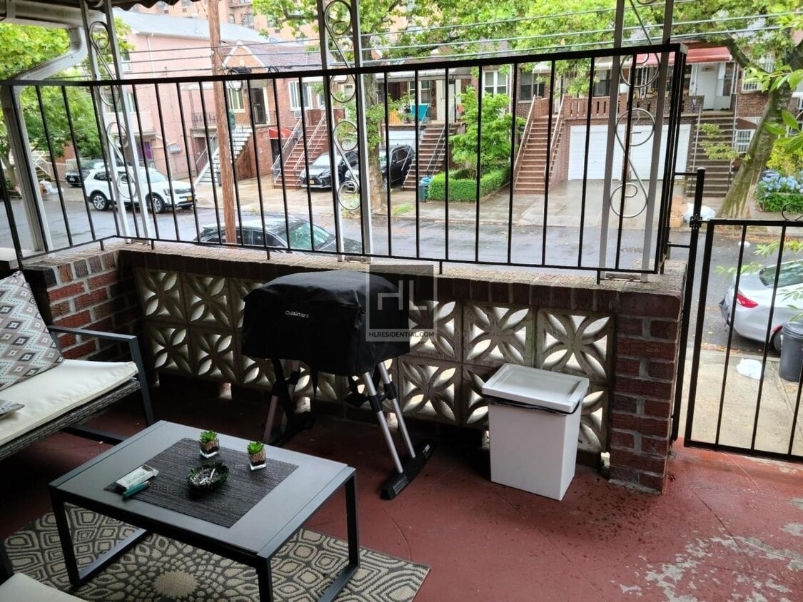 Primary Photo - EAST 28 STREET