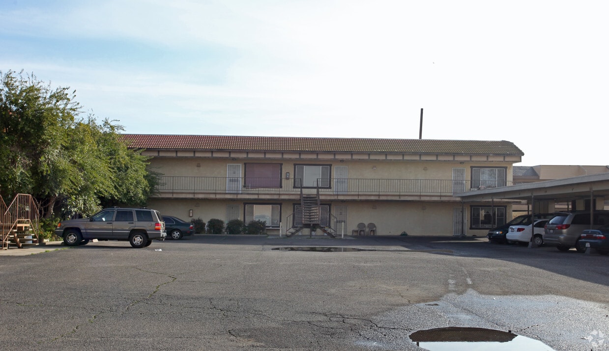 Building Photo - 100 E Hawkeye Ave