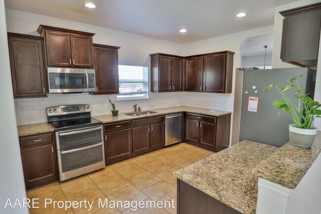 Building Photo - 4 br, 2 bath House - 13700 Biltmore Lakes