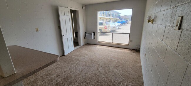 Foto del edificio - 112 E Cherry St