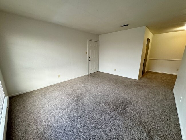 Foto del edificio - 4306 Lake Rd