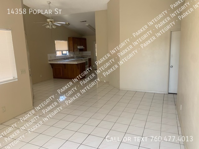 Foto del edificio - 14358 Poplar St