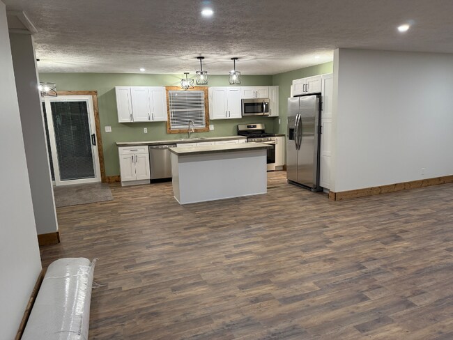 Foto del edificio - 517 Milliken Rd