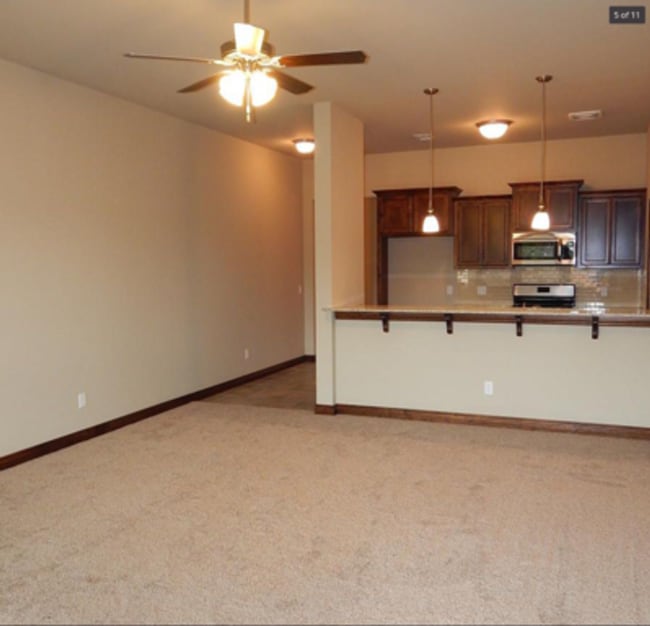 Foto del edificio - 1ST MONTH RENT FREE!!