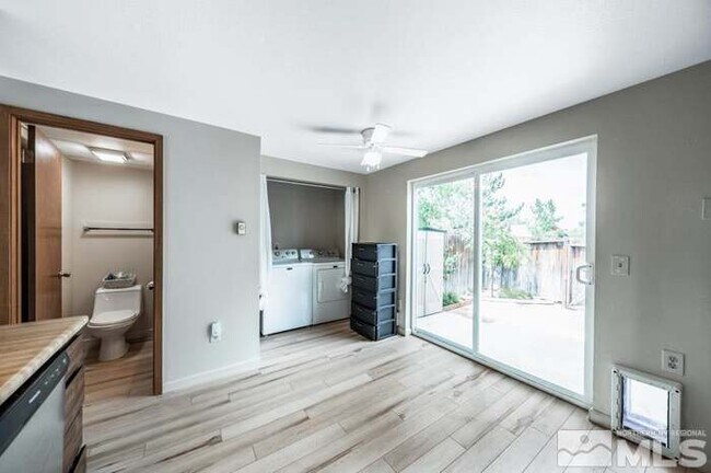 Foto del edificio - 1265 Redwood Cir
