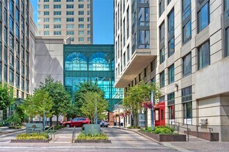 Building Photo - 10 City Pl