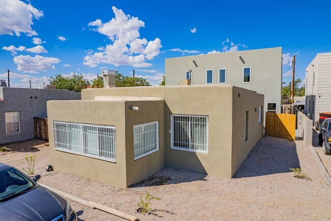 Foto del edificio - 2113 Coal Ave SE