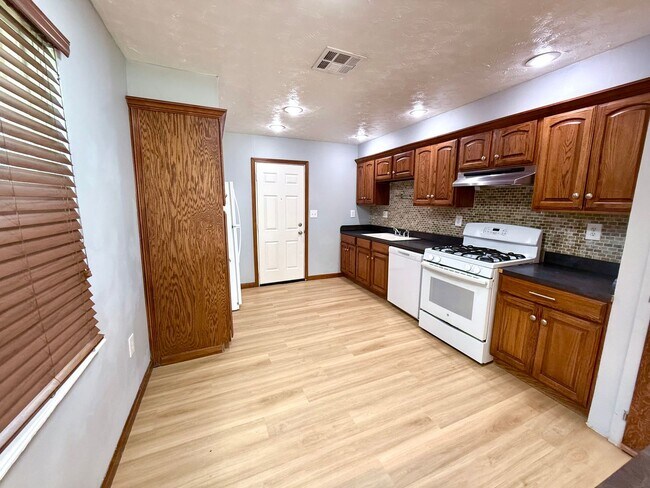 Foto del edificio - Cute 2BD 1BA Home in Midwest City!!!