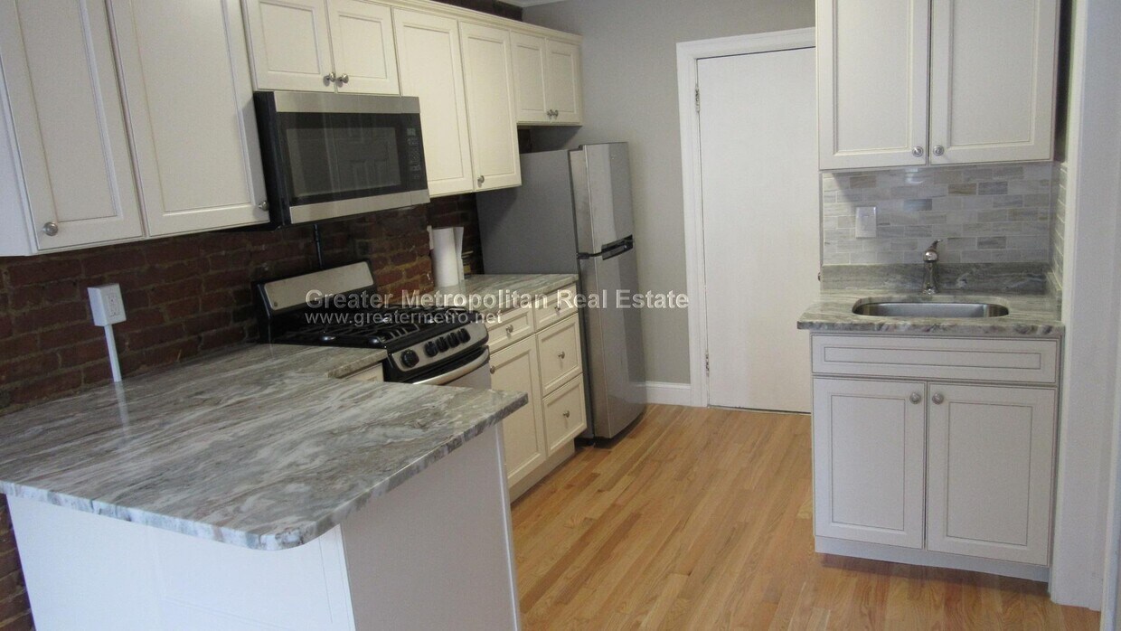 Primary Photo - 60 N Margin St