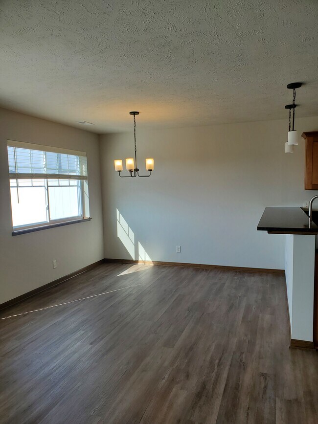 Dining Room - 853 W Desert Vis