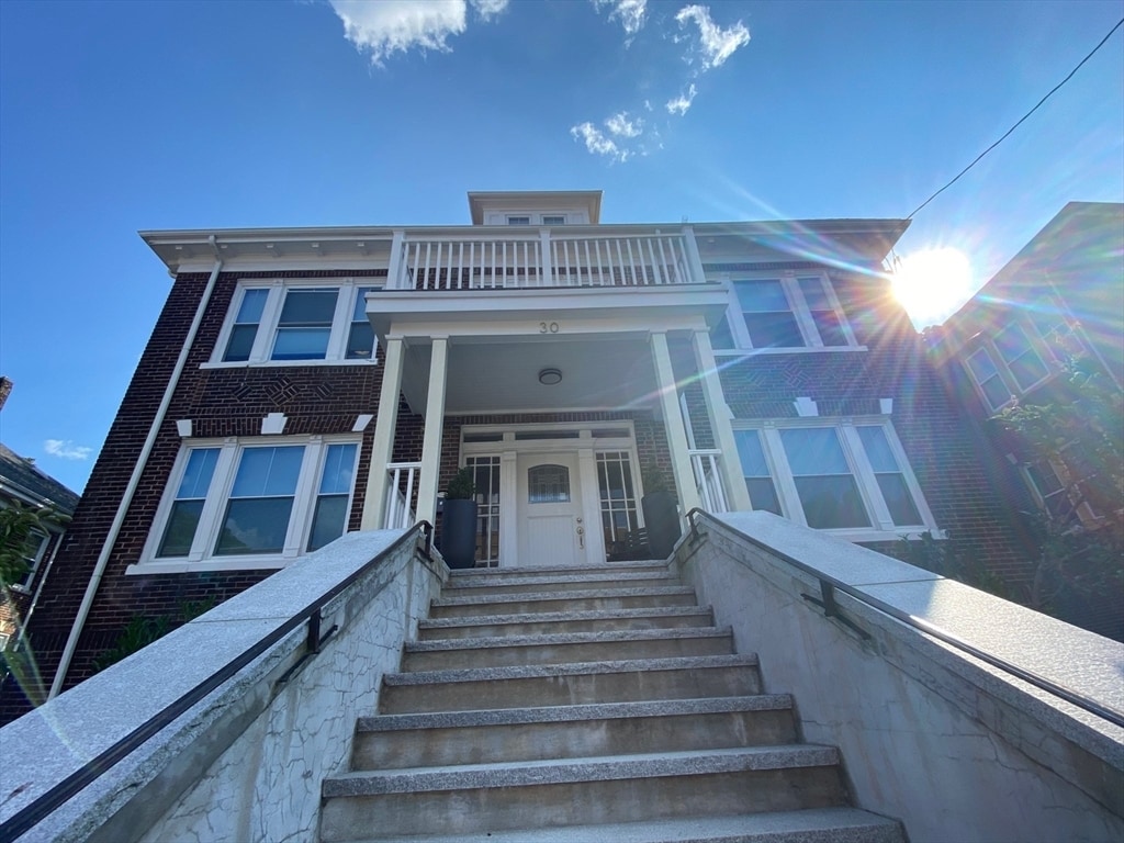 Primary Photo - 28 Schuyler St