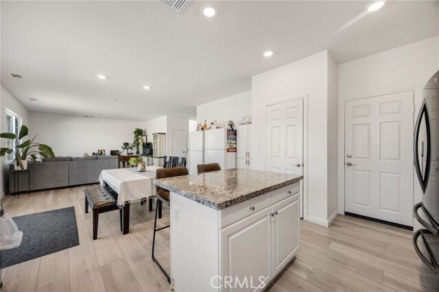 Foto del edificio - 21192 Telegraph Rd