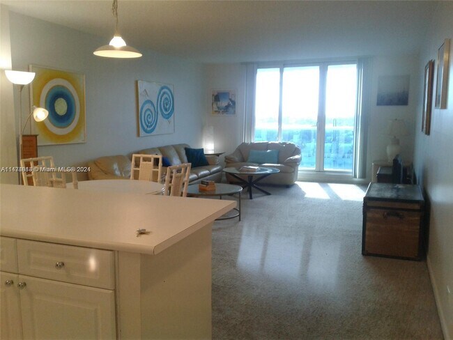 Building Photo - 2301 Collins Ave