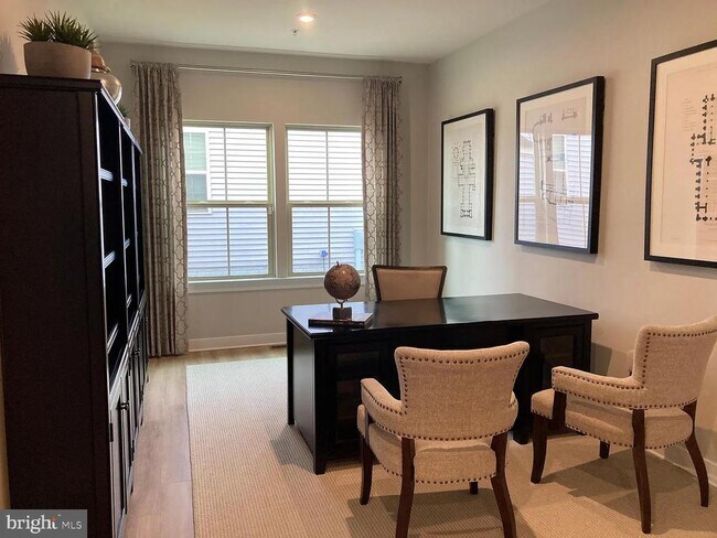 Foto del edificio - 7045 Eaglehead Dr