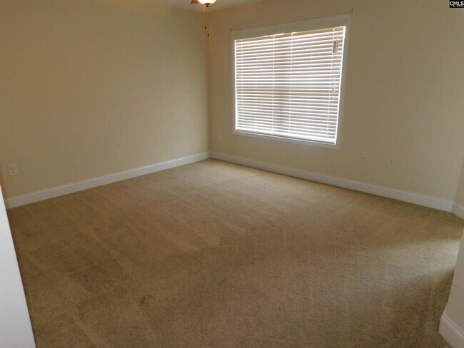 Foto del edificio - 228 Sundew Rd