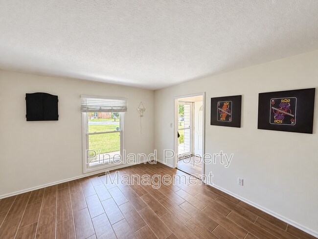 Foto del edificio - 216 Haverhill Dr