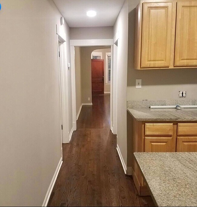 Foto del edificio - 2930 N Sacramento Ave