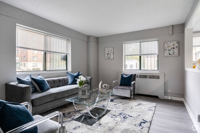 Regency Village - Regency Village Apartments