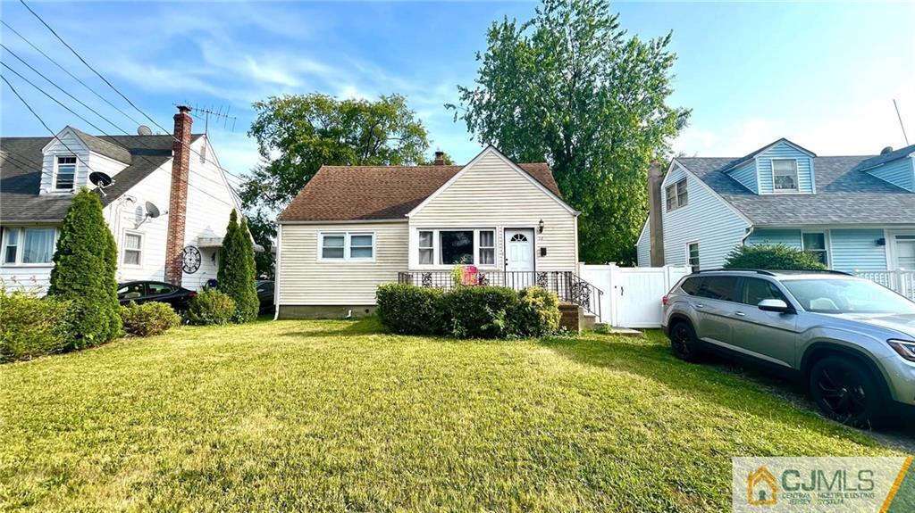 Primary Photo - 16 Holmes St