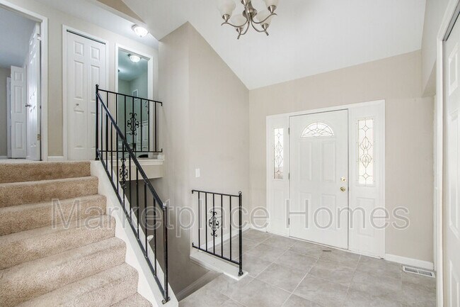 Building Photo - 36611 Iroquois Dr