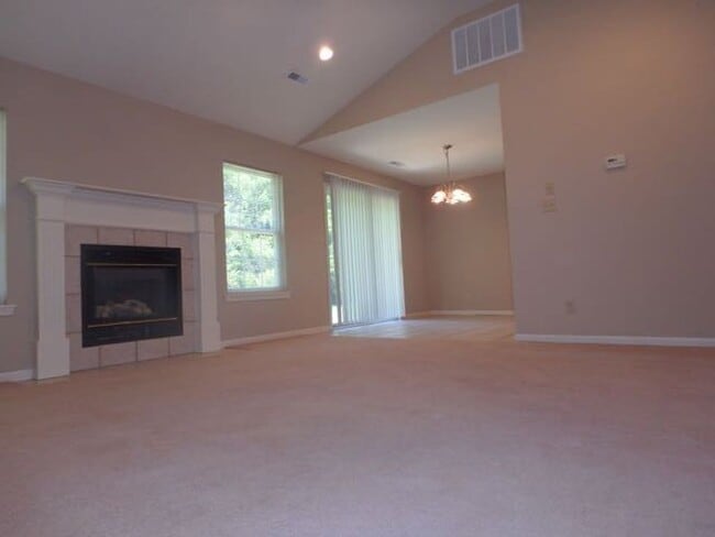 Building Photo - Nice 3 Bed 2 Bath House In Bearfield Meadows!