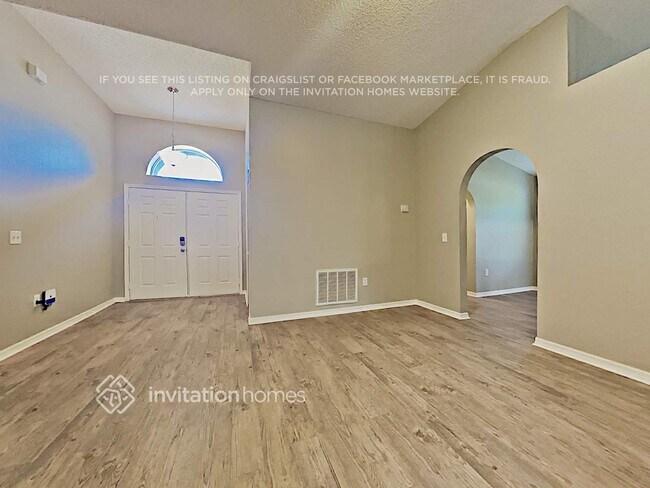 Foto del edificio - 623 Glenfield Ct