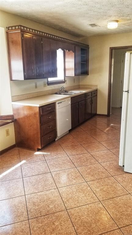 Foto del edificio - 7128 Bentley Ct