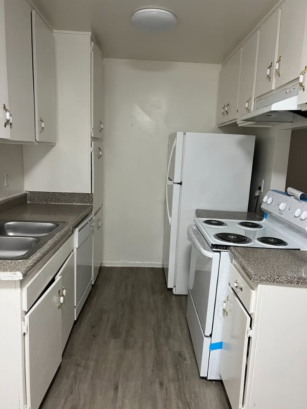 Foto del edificio - 8135 Langdon Ave