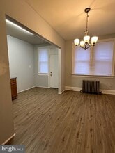 Building Photo - 2046 Conlyn St