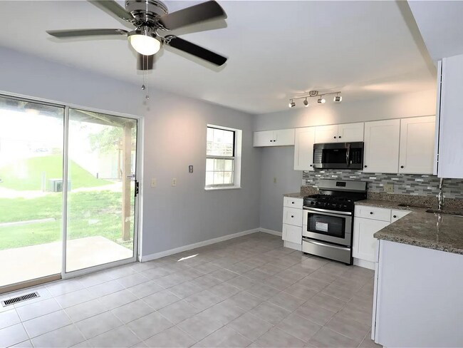Foto del edificio - 41 Woodlake Ct