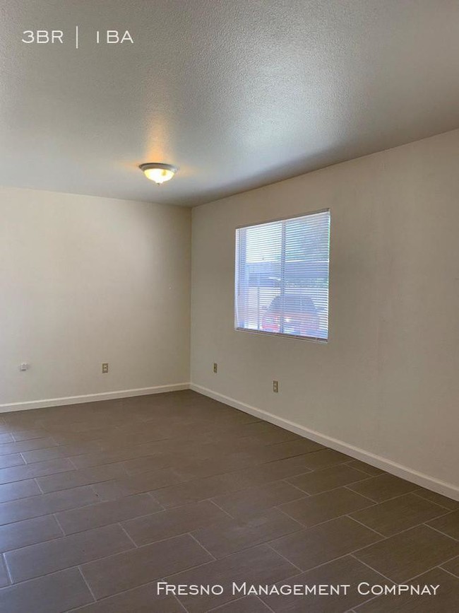 Foto del edificio - 3 bedroom in Dinuba CA 93618