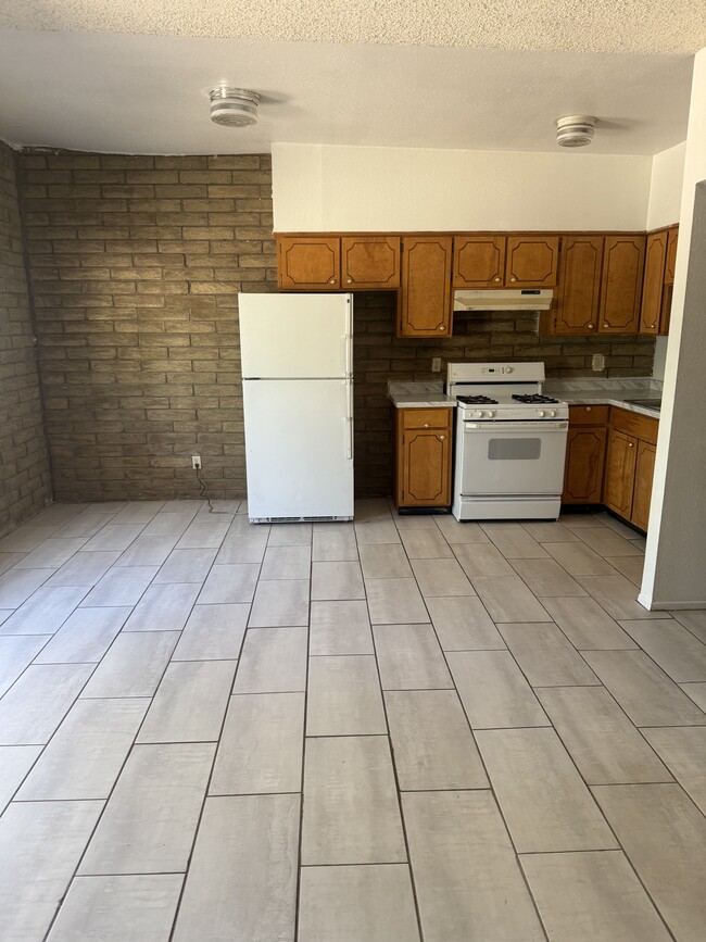 Building Photo - 450 Via Lechuza