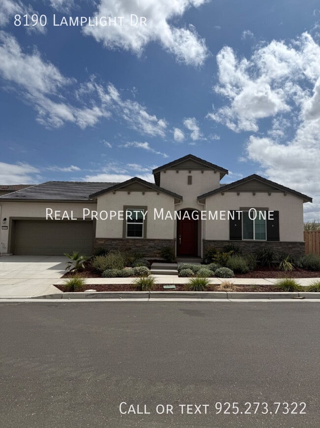Building Photo - 8190 Lamplight Dr