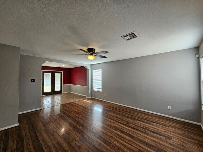 Foto del edificio - RENT REDUCTION - AVAILABLE NOW!