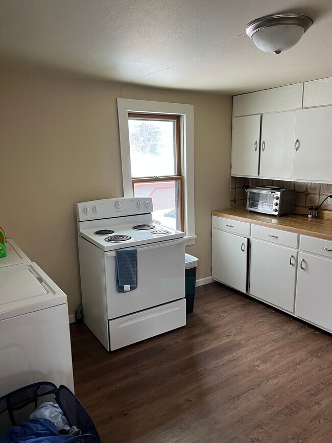 203 S Whiton St, Whitewater, WI 53190 Condo for Rent in Whitewater