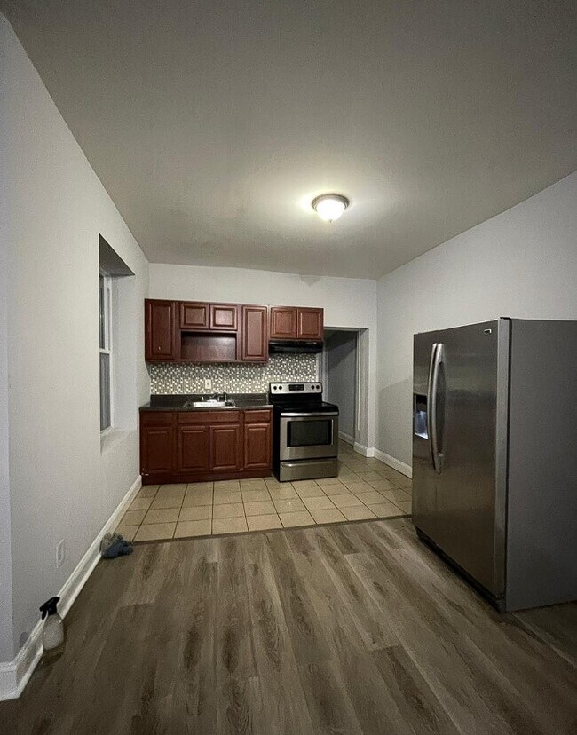 Foto del edificio - 628 N 55th St