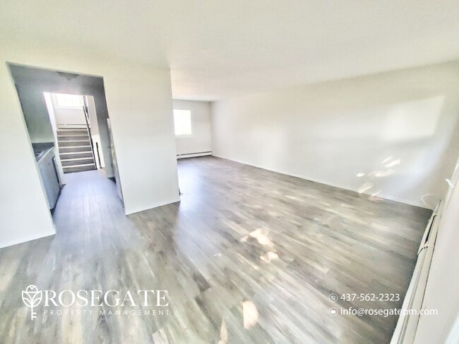 Building Photo - Spacious 3-Bedroom Stacked Townhouse with Garage & Backyard in Waterloo