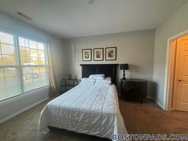 Building Photo - 311 Lowell St