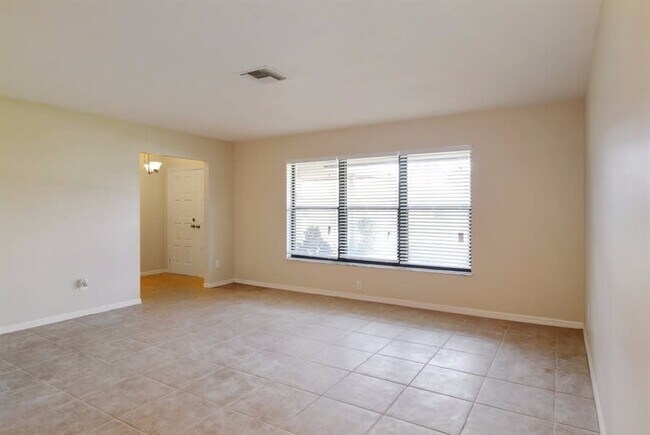 Foto del edificio - 787 SE Forgal St