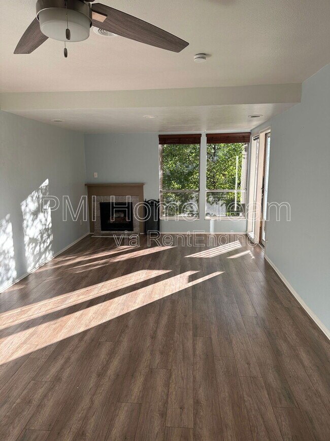 Foto del edificio - 424 N Center St