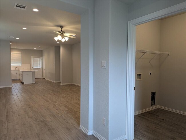 Foto del edificio - 10323 Birch Peak Dr