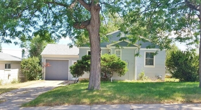 Primary Photo - 3041 Forest Dr