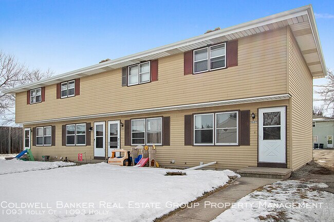 Building Photo - Neenah Townhouse!