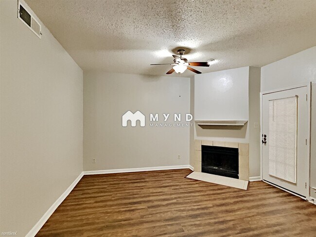 Foto del edificio - 9601 Forest Ln