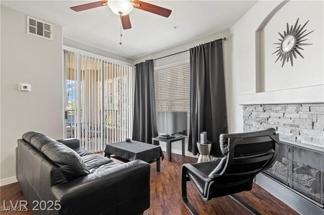 Foto del edificio - 7143 S Durango Dr