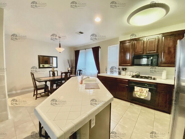 Foto del edificio - 2 BD, 2.5 BA Plus Bonus Room in Rancho Car...