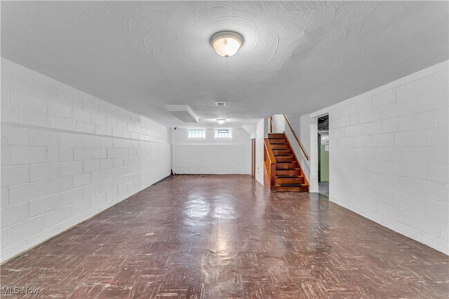 Foto del edificio - 25731 Farringdon Ave